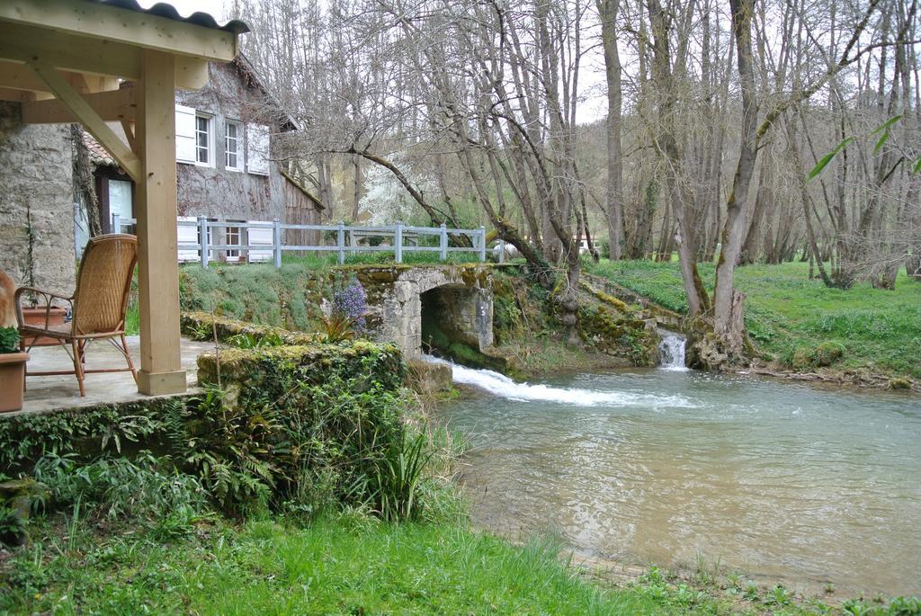 Moulin De Repassat Etape Voie Verte Bazens Exterior photo